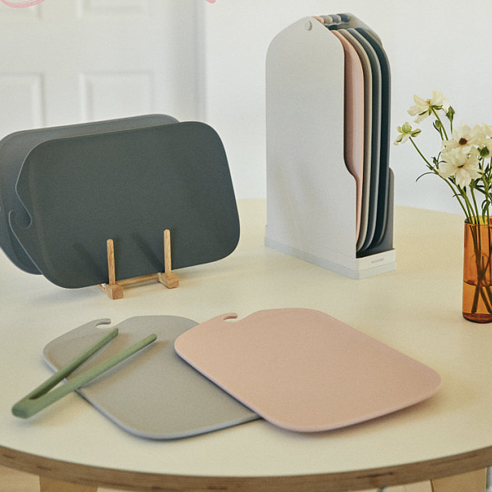 With Molly Modori  Magnetic cookware set(5p)  + cutting board set(5p)