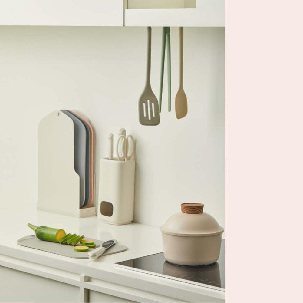 With Molly Modori  Magnetic cookware set(5p)  + cutting board set(5p)