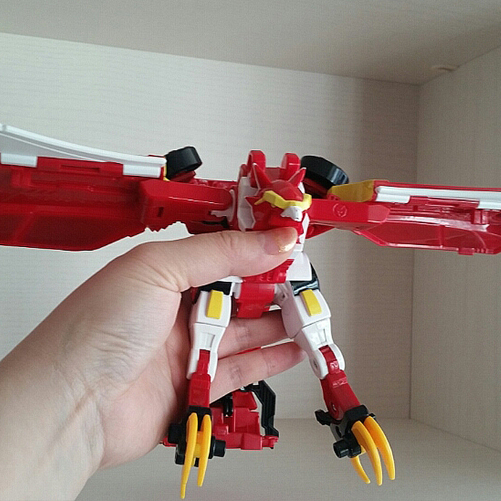 Turning Mecard HG Phoenix Transform into robots and animals (W)8.6x(D)4.5x(H)10.2in
