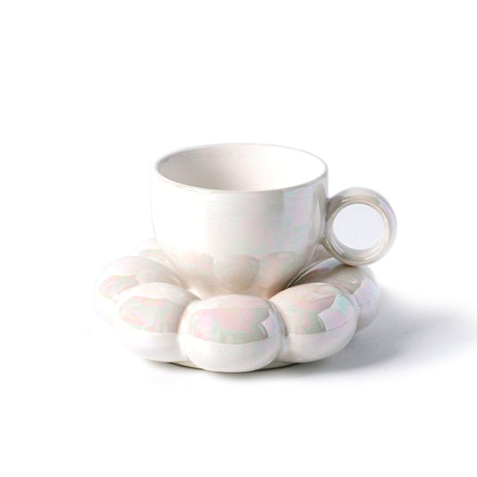 With Molly Special design in the shape of a cloud, add fun to your tea time Cloud Cup Teacup set 2P white yellow