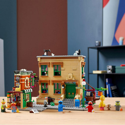 [Genuine Lego] LEGO Ideas 123 Sesame Street 21324 Building Kit; Awesome Build-and-Display Model for Adults Featuring Elmo, Cookie Monster, Oscar The Grouch, Bert, Ernie and Big Bird, New 2021 (1,367 Pieces)