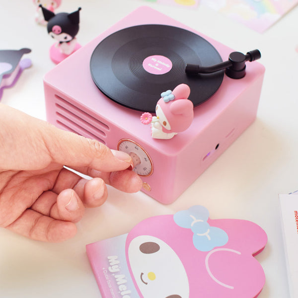 With Molly retro-inspired My Melody & Kuromi turntable Bluetooth speaker Pink 4.4x4.4x2.5in