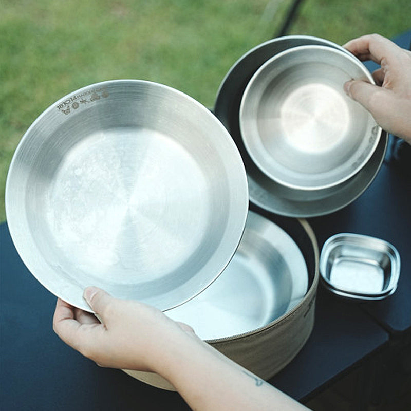 With Molly MDog Camping stainless steel Cookware Set 26P with storage bag