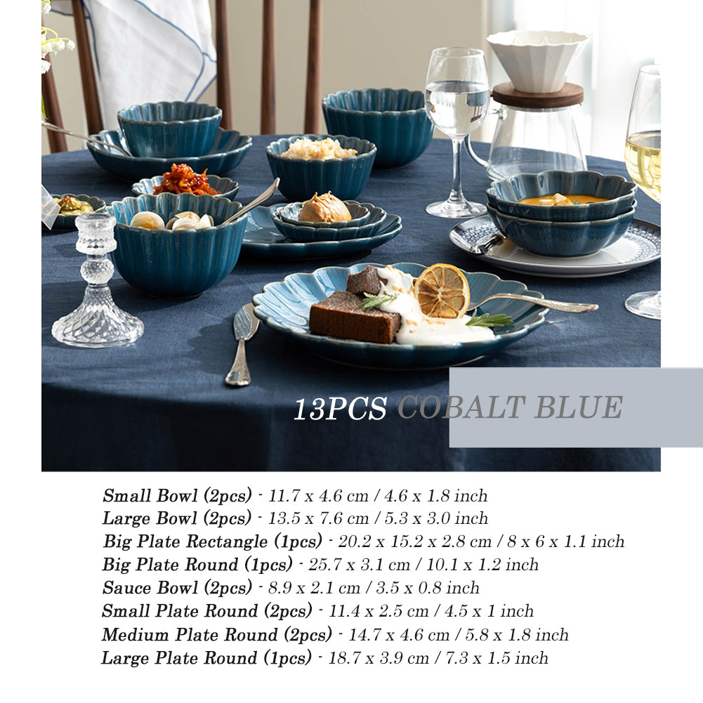 Elegant tableware with delicate details and elegance with the motif of the lily for 2people 13pcs blue