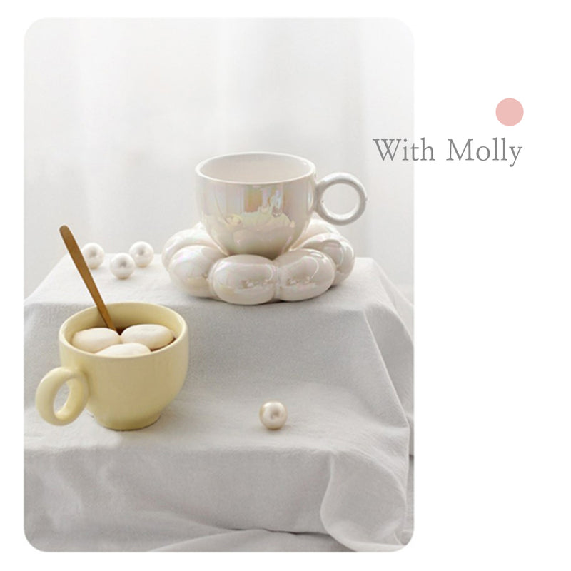 With Molly Special design in the shape of a cloud, add fun to your tea time Cloud Cup Teacup set 2P white yellow